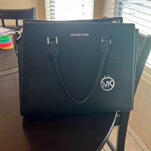 Micheal kors purse